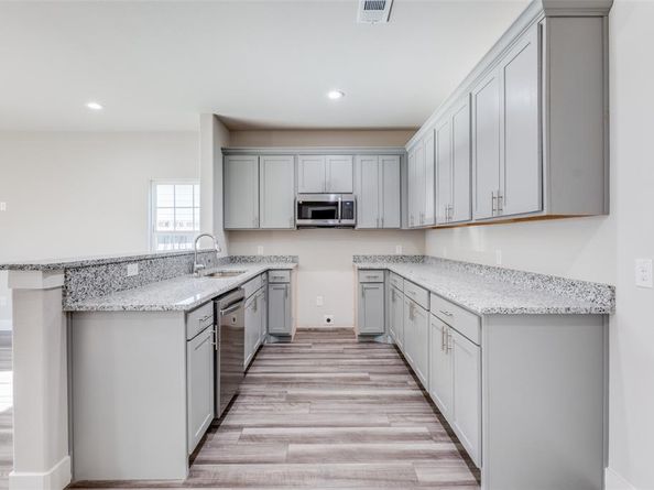 1609  Pine Street , Dallas Texas 75215