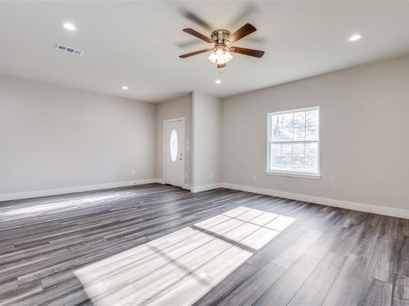 1609  Pine Street , Dallas Texas 75215