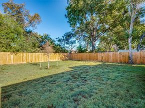 1609  Pine Street , Dallas Texas 75215