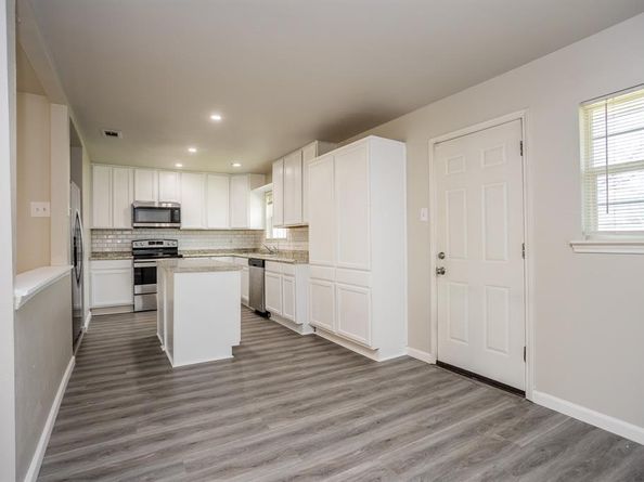 7916  Silverdale Drive , Dallas Texas 75232