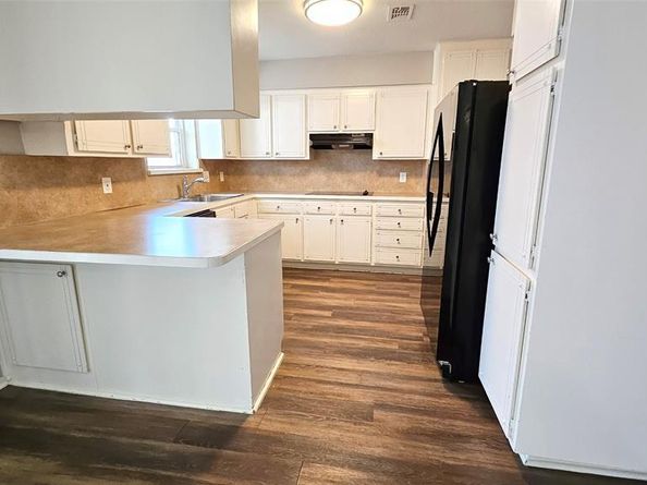 304  Lochness Court , Benbrook Texas 76126