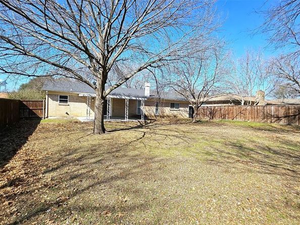 304  Lochness Court , Benbrook Texas 76126