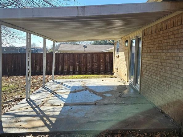 304  Lochness Court , Benbrook Texas 76126