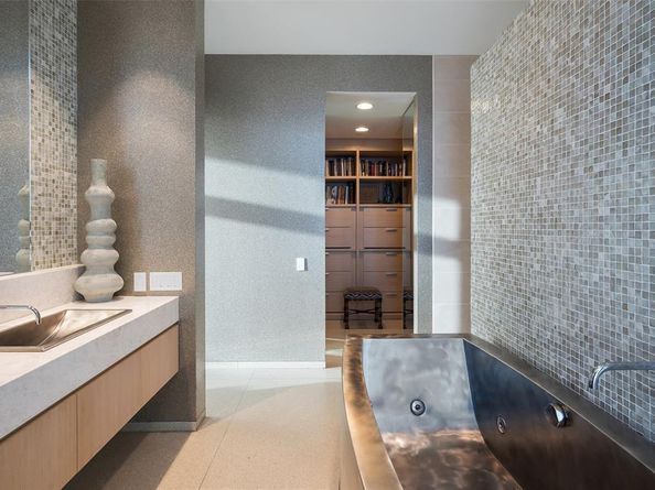 2430  Victory Park Lane  2104, Dallas Texas 75219