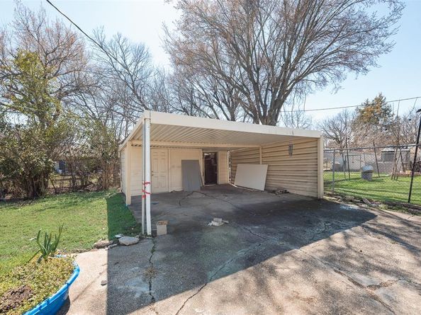3860  Castle Hills  , Dallas Texas 75241