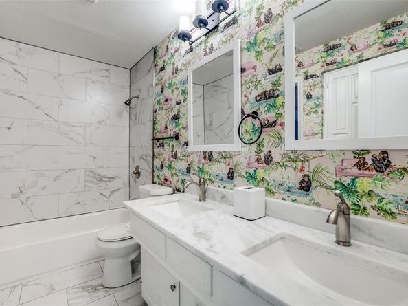 15211  Meandering Way , Dallas Texas 75248