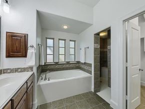 2201  Shakespeare Street , Carrollton Texas 75010