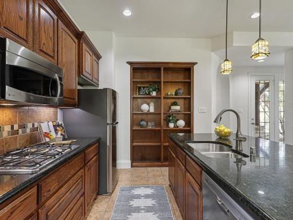 2201  Shakespeare Street , Carrollton Texas 75010