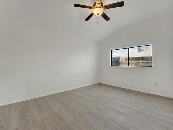 615  Red Coat Lane , Arlington Texas 76002