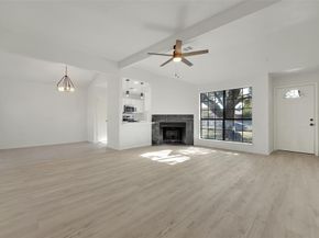 615  Red Coat Lane , Arlington Texas 76002