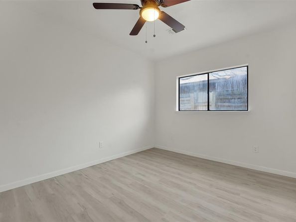 615  Red Coat Lane , Arlington Texas 76002