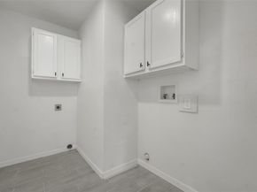 615  Red Coat Lane , Arlington Texas 76002