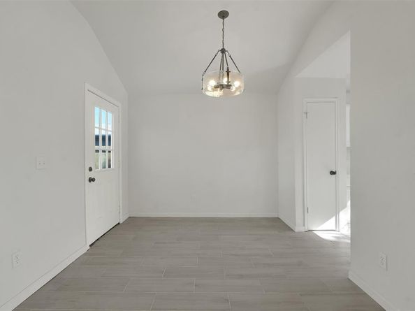 615  Red Coat Lane , Arlington Texas 76002