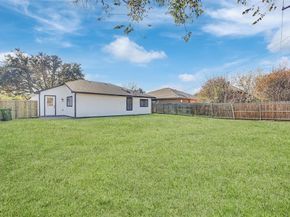 615  Red Coat Lane , Arlington Texas 76002