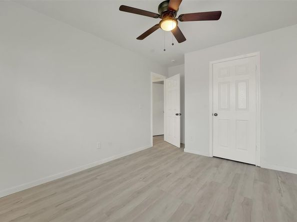 615  Red Coat Lane , Arlington Texas 76002