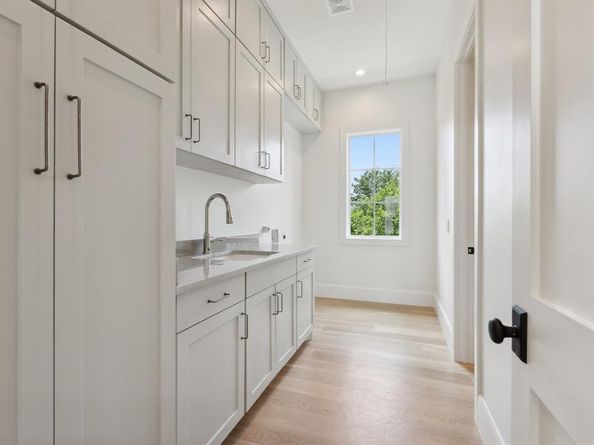 1801  Loving Avenue , Dallas Texas 75214