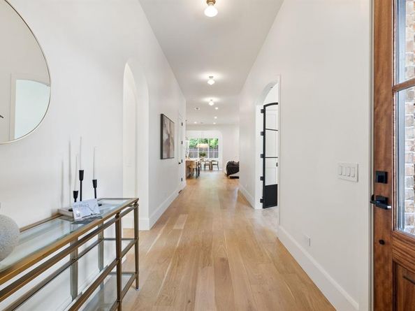 1801  Loving Avenue , Dallas Texas 75214