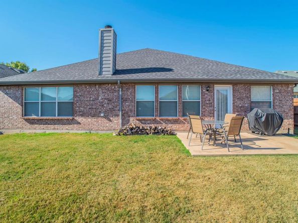 6607  Merlot Lane , Arlington Texas 76002