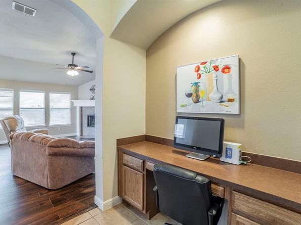 6607  Merlot Lane , Arlington Texas 76002