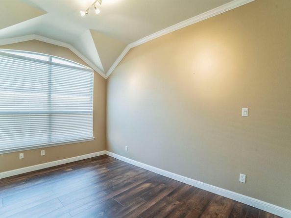 6607  Merlot Lane , Arlington Texas 76002