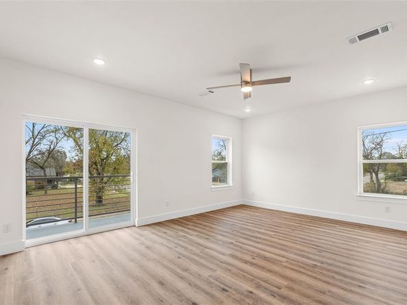 400 S Henderson Avenue , Dallas Texas 75223