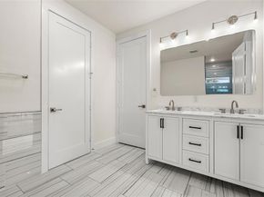 400 S Henderson Avenue , Dallas Texas 75223