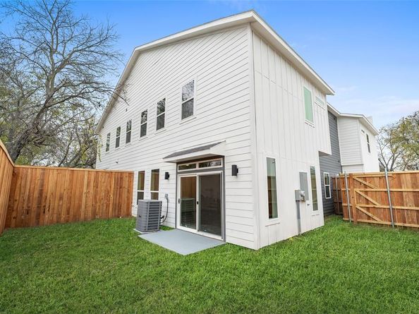 400 S Henderson Avenue , Dallas Texas 75223