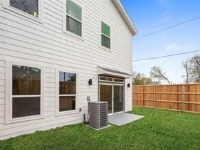 400 S Henderson Avenue , Dallas Texas 75223