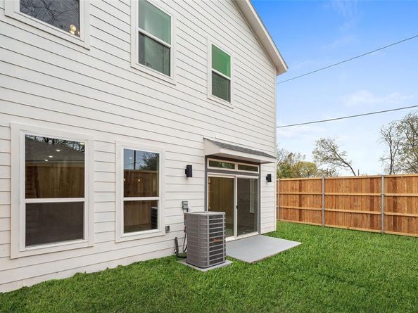 400 S Henderson Avenue , Dallas Texas 75223