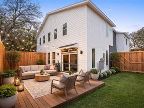 400 S Henderson Avenue , Dallas Texas 75223