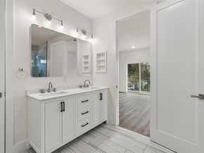 400 S Henderson Avenue , Dallas Texas 75223