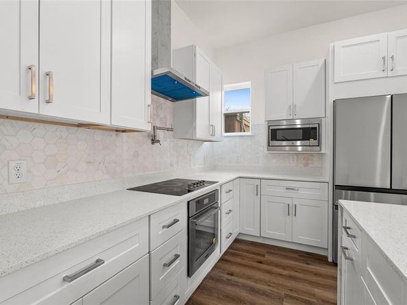 400 S Henderson Avenue , Dallas Texas 75223