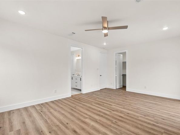 400 S Henderson Avenue , Dallas Texas 75223