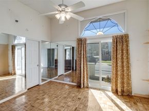 820  Pavillion Street , Dallas Texas 75204