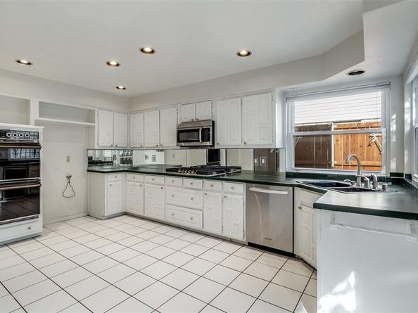 820  Pavillion Street , Dallas Texas 75204