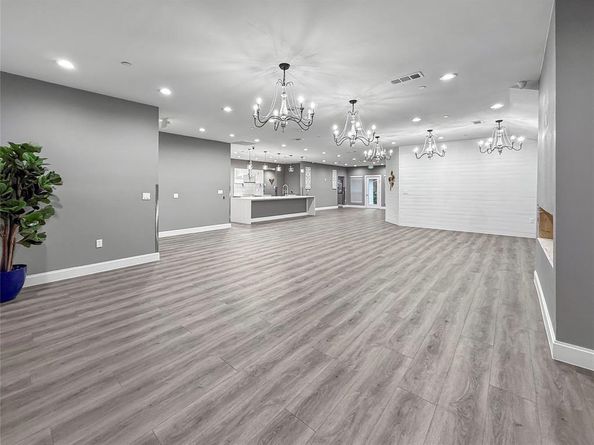 2402  Country Valley Road , Garland Texas 75041