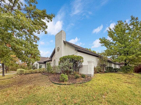 2402  Country Valley Road , Garland Texas 75041