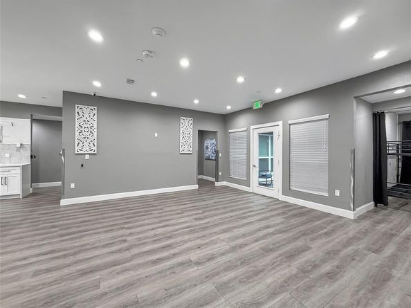 2402  Country Valley Road , Garland Texas 75041