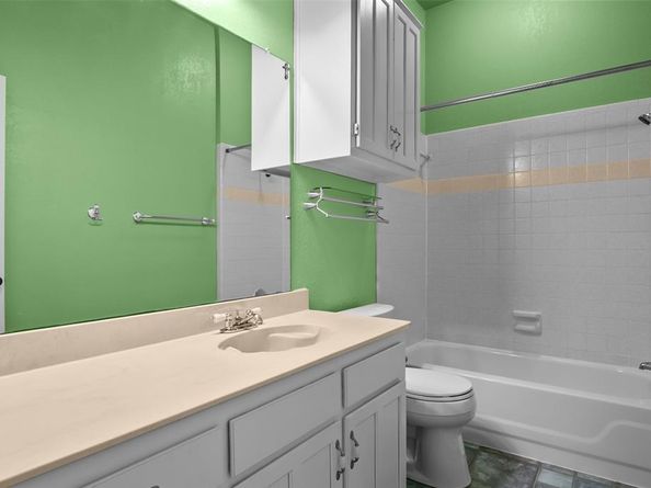 4922  Canberra Lane , Arlington Texas 76017