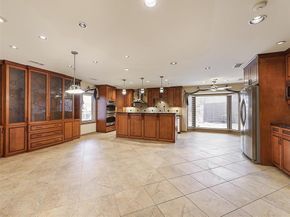 6515  Ridgeview Circle , Dallas Texas 75240