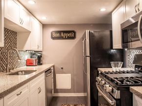 6620  Eastridge Drive  219, Dallas Texas 75231