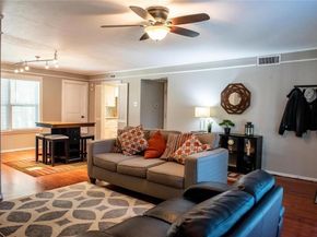 6620  Eastridge Drive  219, Dallas Texas 75231