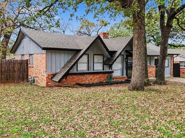 1712  Warren Lane , Fort Worth Texas 76112