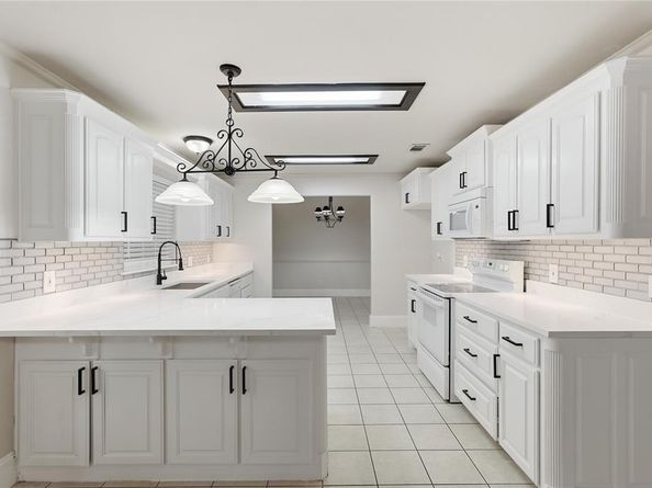 2901  Branch Oaks Drive , Garland Texas 75043