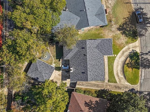 2551  El Cerrito Drive , Dallas Texas 75228