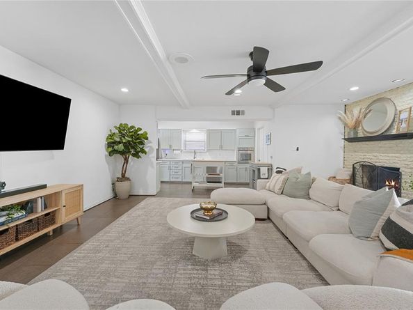 2551  El Cerrito Drive , Dallas Texas 75228