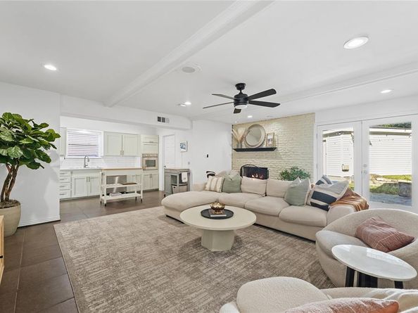 2551  El Cerrito Drive , Dallas Texas 75228