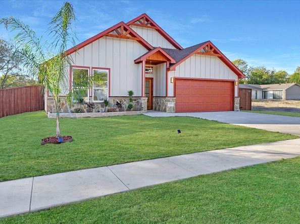 8321  raymond Avenue , White Settlement Texas 76108