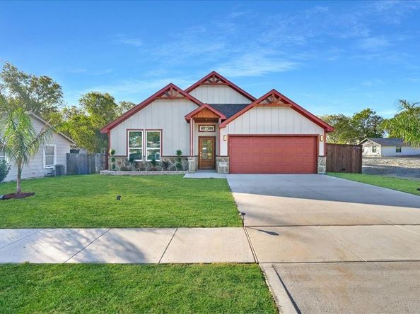 8321  raymond Avenue , White Settlement Texas 76108