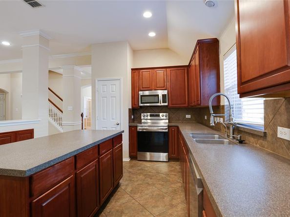 1020  Hickory Bend Lane , Fort Worth Texas 76108